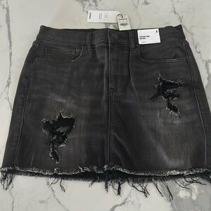 Express black straight mid rise distressed jean mini skirt size 4 NWT